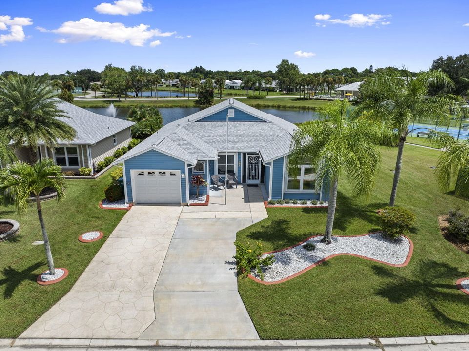 Active With Contract: $315,000 (2 beds, 2 baths, 1450 Square Feet)