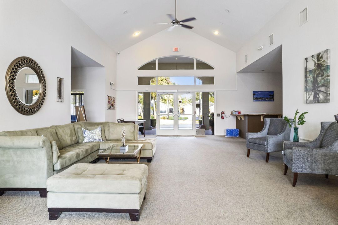 Active With Contract: $315,000 (2 beds, 2 baths, 1450 Square Feet)