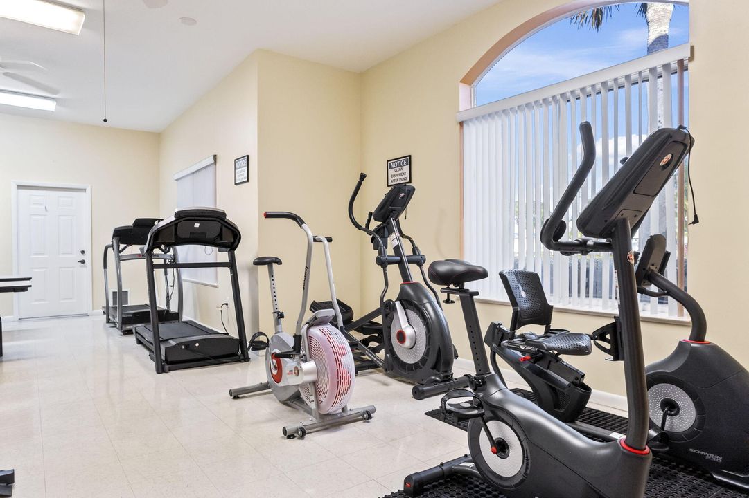 Active With Contract: $315,000 (2 beds, 2 baths, 1450 Square Feet)