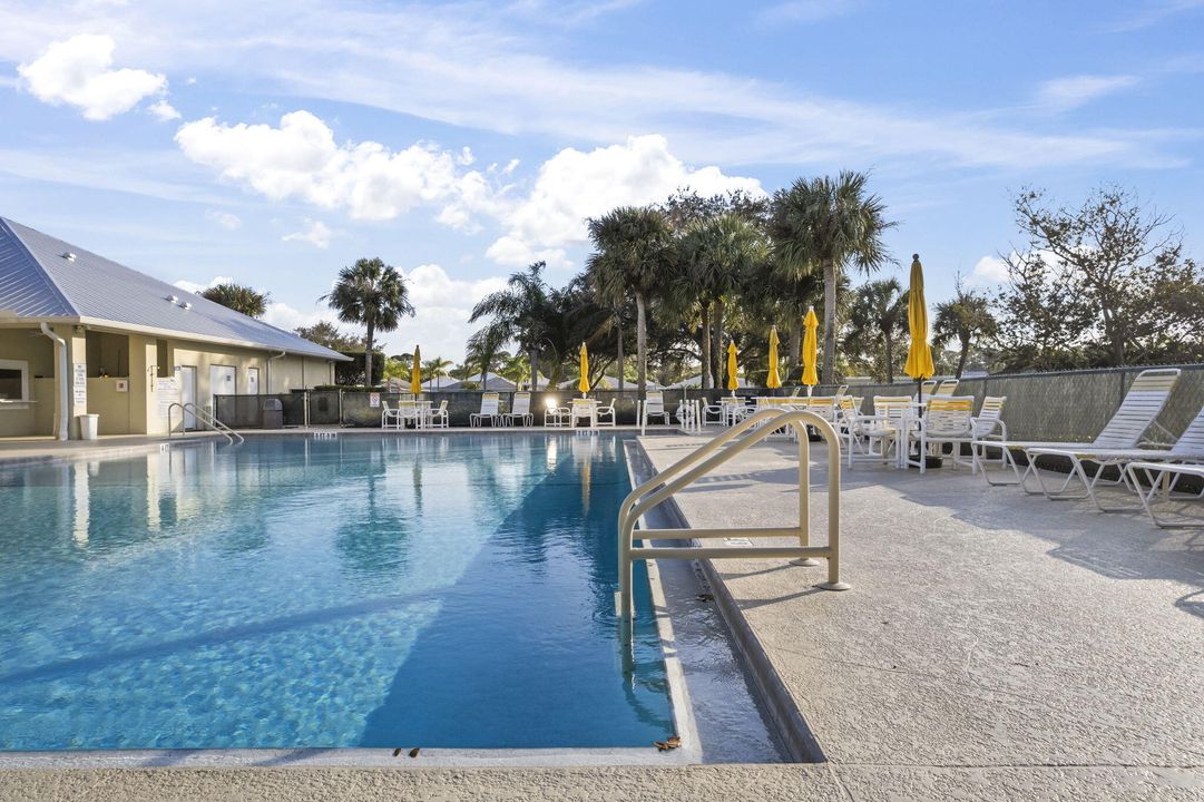 Active With Contract: $315,000 (2 beds, 2 baths, 1450 Square Feet)