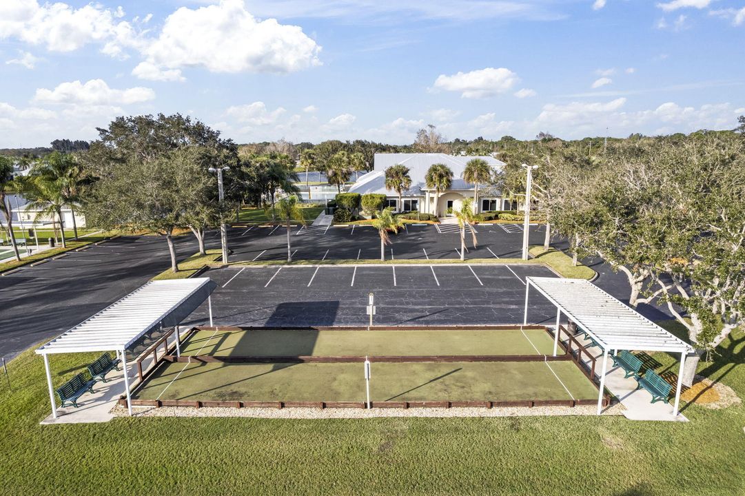 Active With Contract: $315,000 (2 beds, 2 baths, 1450 Square Feet)