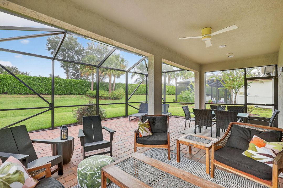 Activo con contrato: $549,900 (3 camas, 2 baños, 2138 Pies cuadrados)