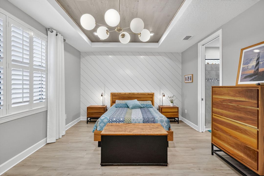 Activo con contrato: $549,900 (3 camas, 2 baños, 2138 Pies cuadrados)