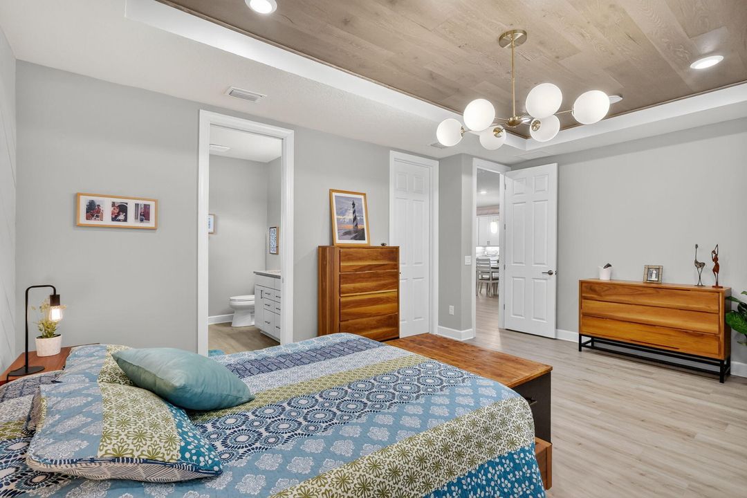 Activo con contrato: $549,900 (3 camas, 2 baños, 2138 Pies cuadrados)