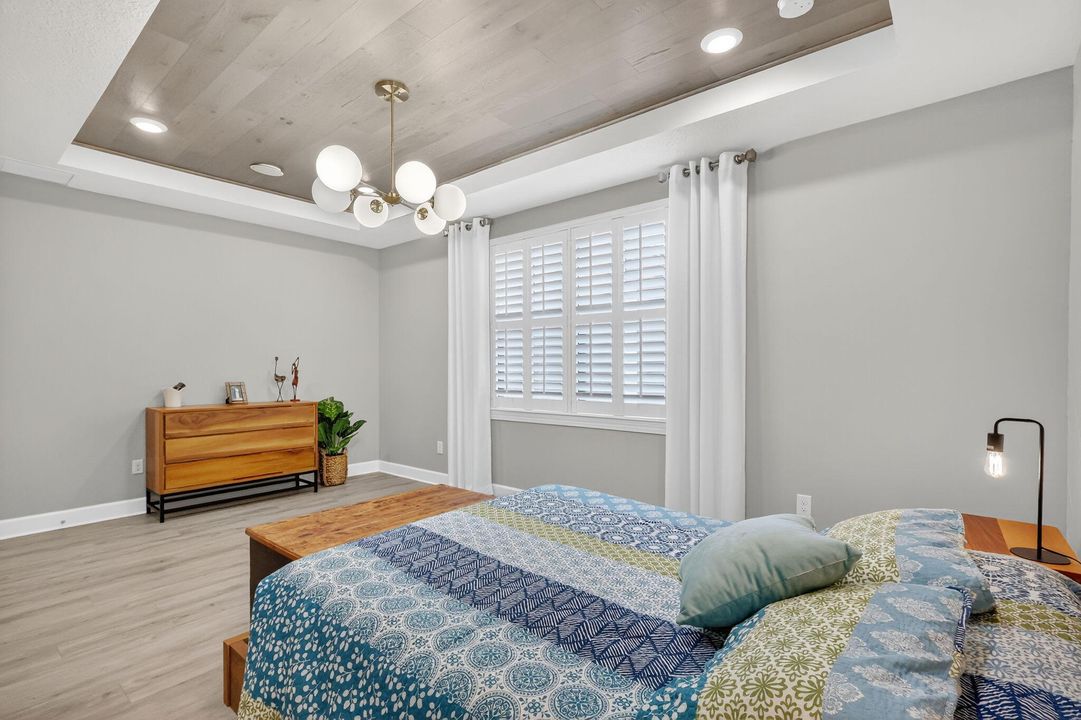 Activo con contrato: $549,900 (3 camas, 2 baños, 2138 Pies cuadrados)