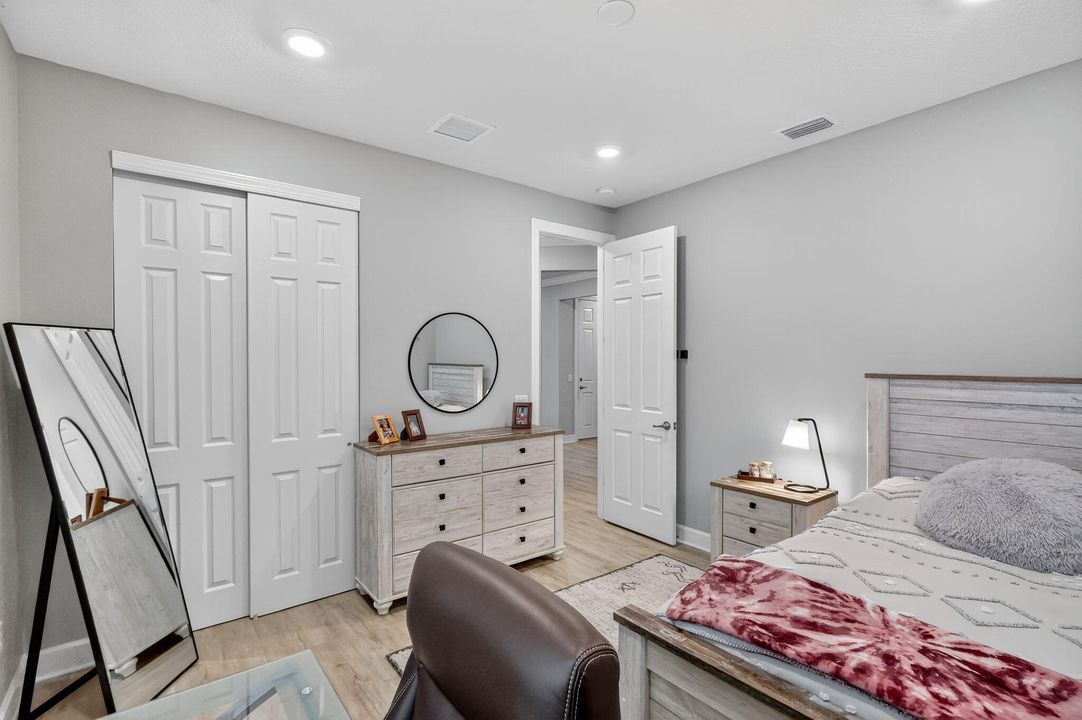 Activo con contrato: $549,900 (3 camas, 2 baños, 2138 Pies cuadrados)