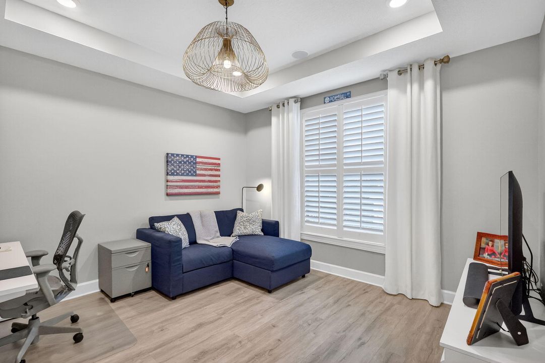 Activo con contrato: $549,900 (3 camas, 2 baños, 2138 Pies cuadrados)