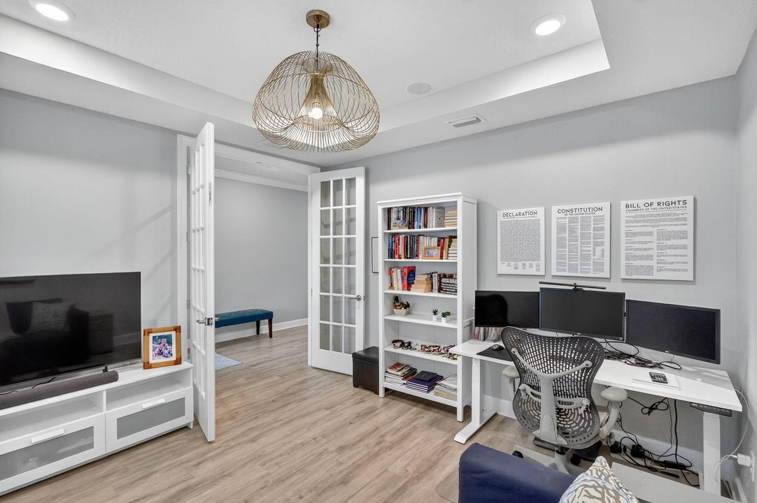 Activo con contrato: $549,900 (3 camas, 2 baños, 2138 Pies cuadrados)