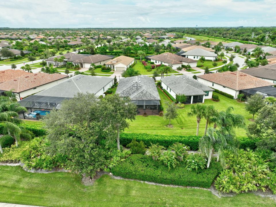 Activo con contrato: $549,900 (3 camas, 2 baños, 2138 Pies cuadrados)