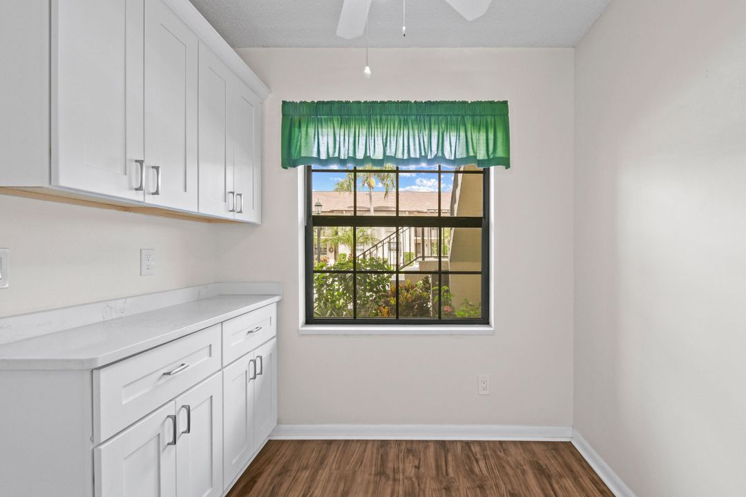 На продажу: $320,000 (2 спален, 2 ванн, 1178 Квадратных фут)