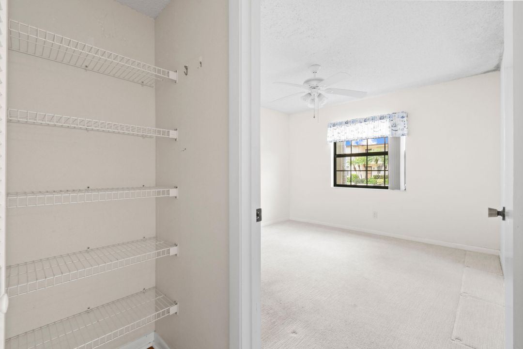 На продажу: $320,000 (2 спален, 2 ванн, 1178 Квадратных фут)