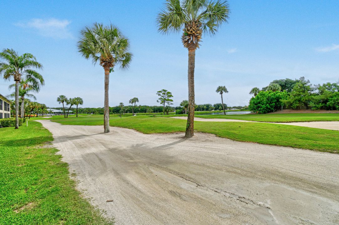 На продажу: $320,000 (2 спален, 2 ванн, 1178 Квадратных фут)