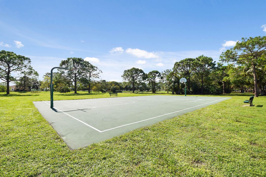 На продажу: $320,000 (2 спален, 2 ванн, 1178 Квадратных фут)