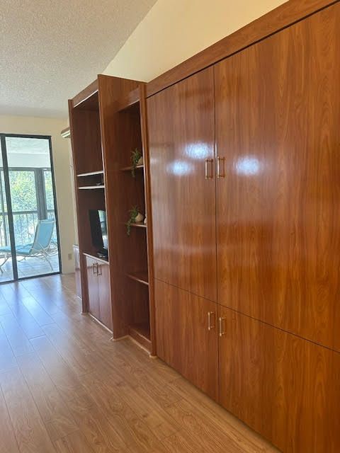 Под контрактом: $8,250 (2 спален, 2 ванн, 1311 Квадратных фут)