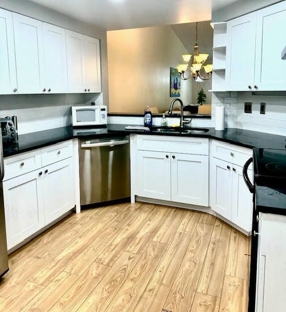 Под контрактом: $8,250 (2 спален, 2 ванн, 1311 Квадратных фут)