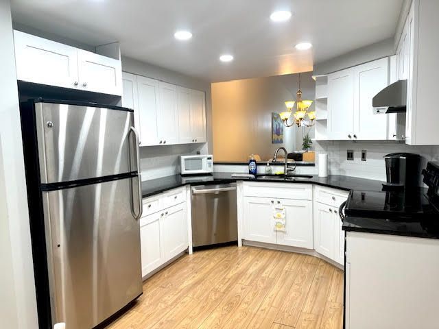 Под контрактом: $8,250 (2 спален, 2 ванн, 1311 Квадратных фут)