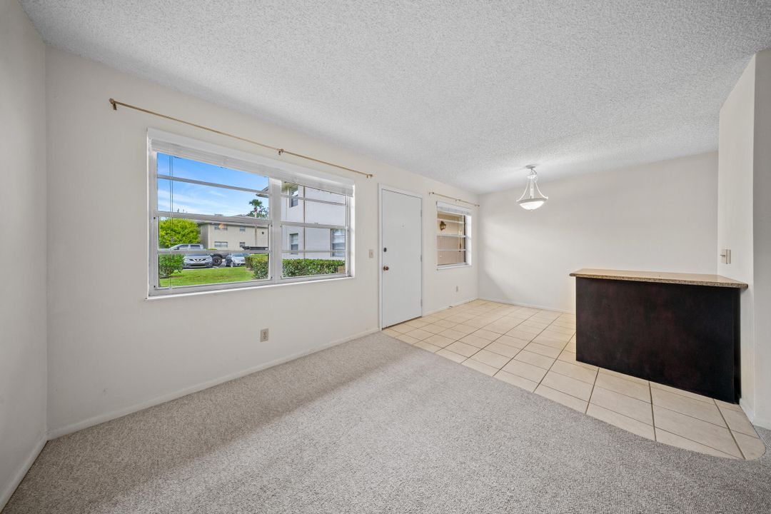 合同活跃: $125,000 (1 贝兹, 1 浴室, 800 平方英尺)