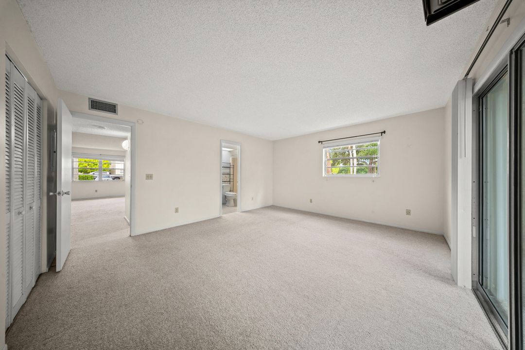 合同活跃: $125,000 (1 贝兹, 1 浴室, 800 平方英尺)