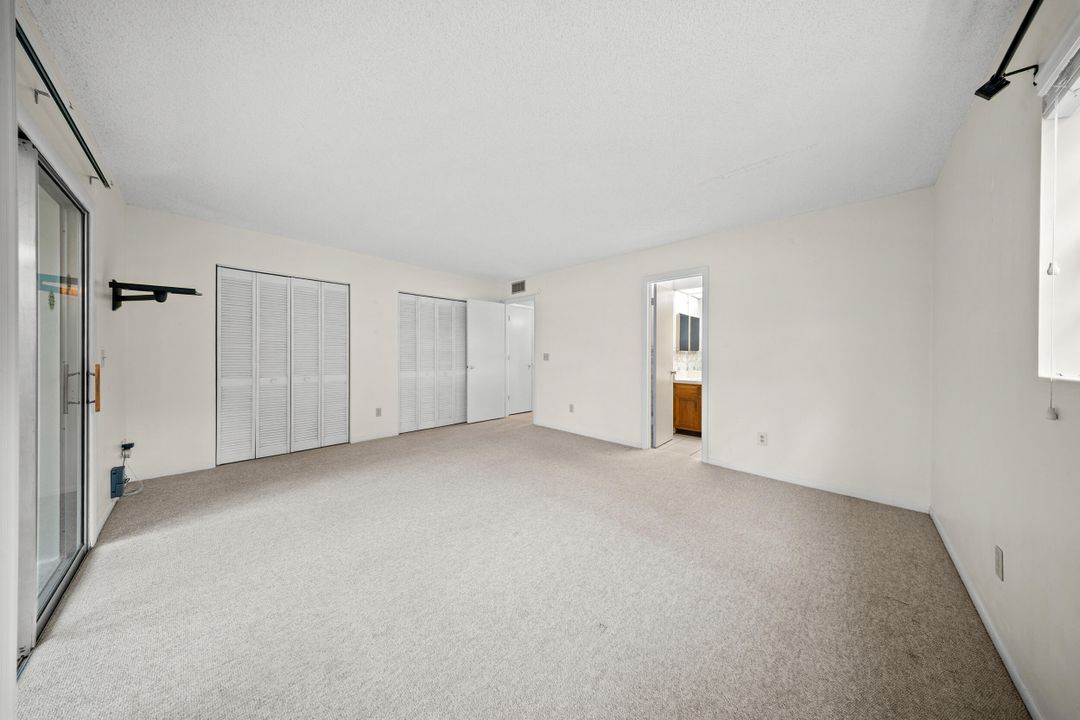 合同活跃: $125,000 (1 贝兹, 1 浴室, 800 平方英尺)