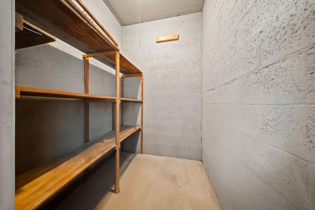 合同活跃: $125,000 (1 贝兹, 1 浴室, 800 平方英尺)