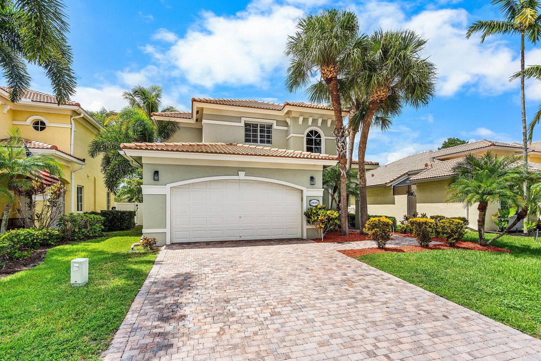 For Sale: $559,000 (3 beds, 2 baths, 1900 Square Feet)