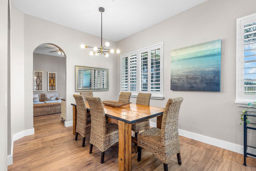 For Sale: $559,000 (3 beds, 2 baths, 1900 Square Feet)