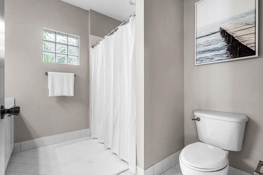 For Sale: $559,000 (3 beds, 2 baths, 1900 Square Feet)