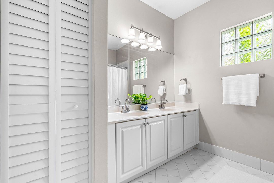 For Sale: $559,000 (3 beds, 2 baths, 1900 Square Feet)