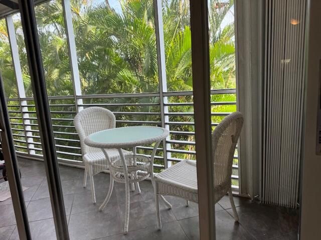 Active With Contract: $46,900 (2 beds, 1 baths, 894 Square Feet)