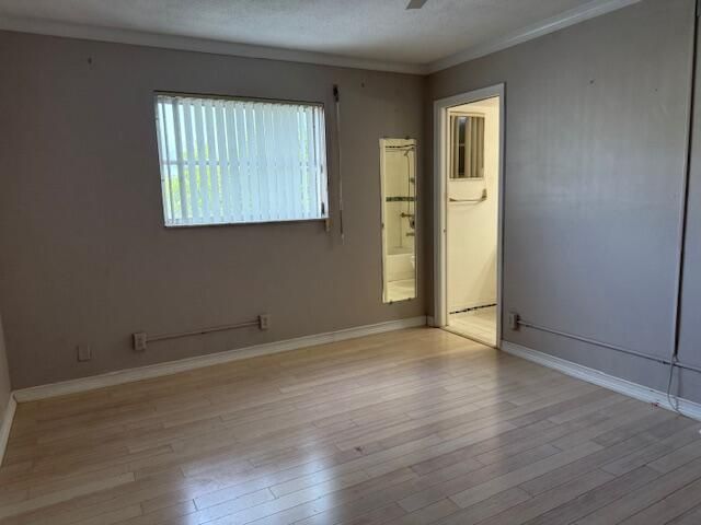 Active With Contract: $46,900 (2 beds, 1 baths, 894 Square Feet)