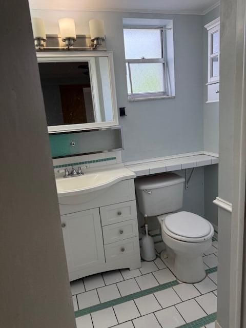 Active With Contract: $46,900 (2 beds, 1 baths, 894 Square Feet)