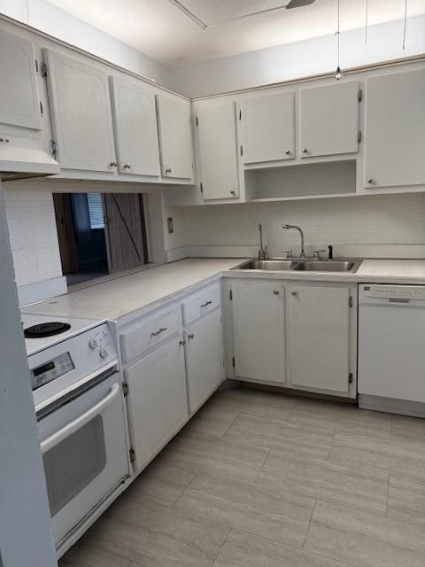 Active With Contract: $46,900 (2 beds, 1 baths, 894 Square Feet)