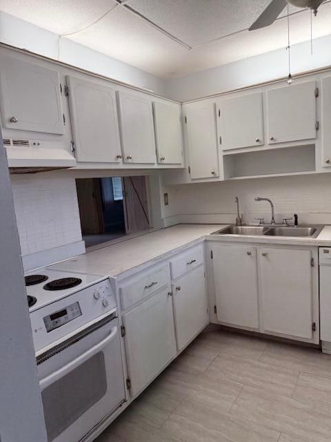 Active With Contract: $46,900 (2 beds, 1 baths, 894 Square Feet)