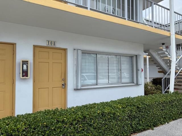 For Sale: $87,700 (1 beds, 1 baths, 612 Square Feet)