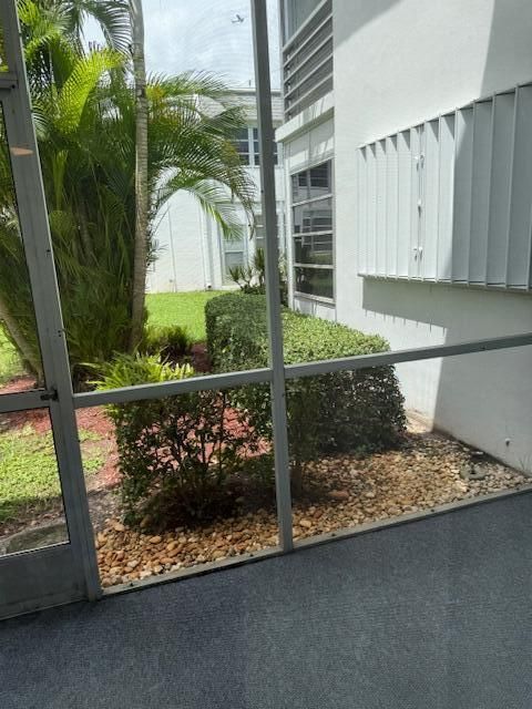 For Sale: $87,700 (1 beds, 1 baths, 612 Square Feet)