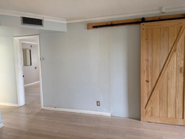 Active With Contract: $46,900 (2 beds, 1 baths, 894 Square Feet)