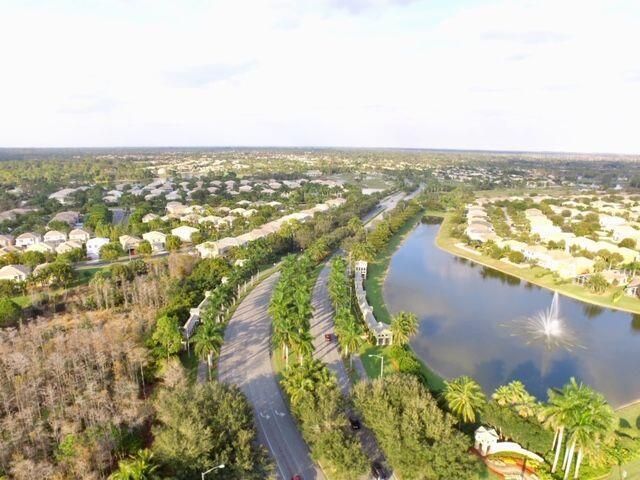 For Rent: $3,800 (4 beds, 2 baths, 2003 Square Feet)