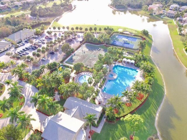 For Rent: $3,800 (4 beds, 2 baths, 2003 Square Feet)