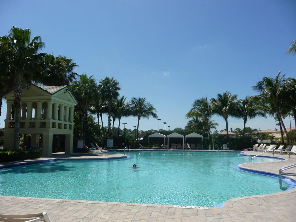 For Rent: $3,800 (4 beds, 2 baths, 2003 Square Feet)