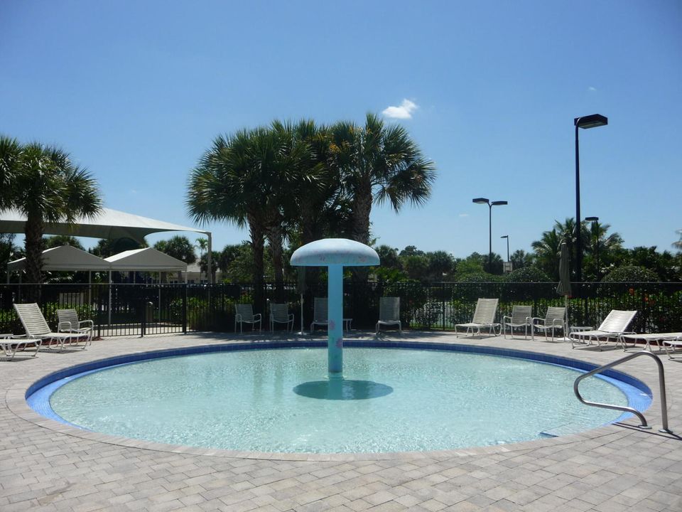 For Rent: $3,800 (4 beds, 2 baths, 2003 Square Feet)