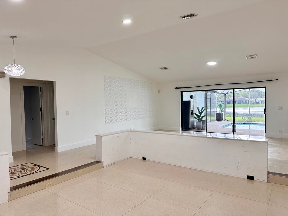 В аренду: $4,500 (4 спален, 2 ванн, 2404 Квадратных фут)