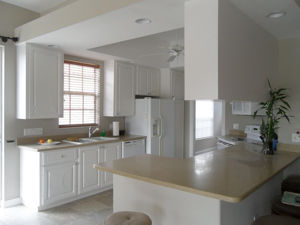 En Renta: $3,895 (3 camas, 2 baños, 2001 Pies cuadrados)