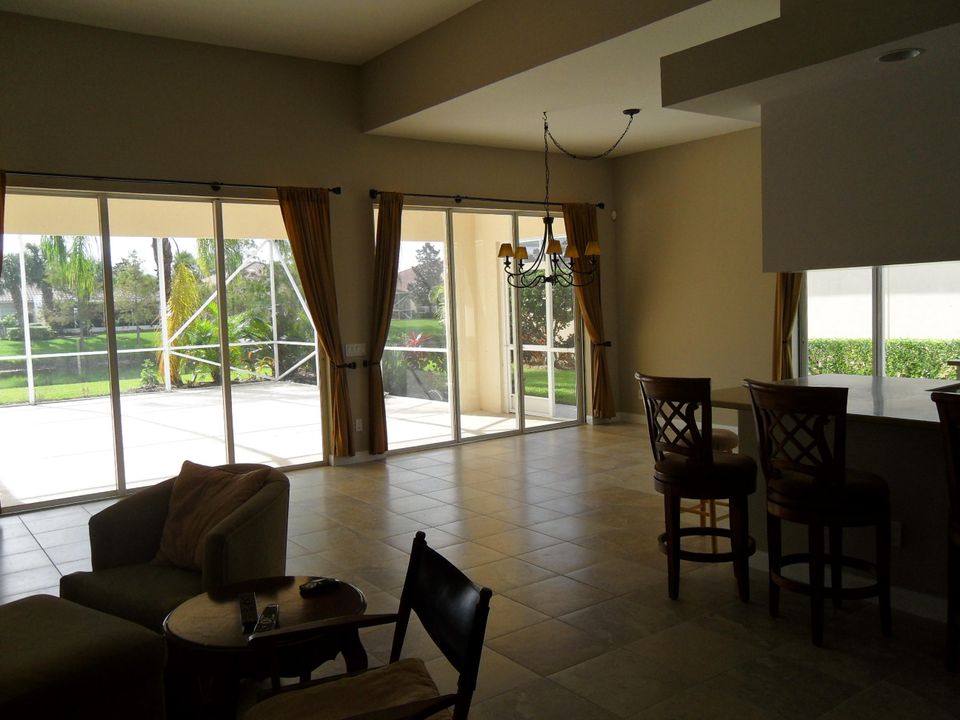 En Renta: $3,895 (3 camas, 2 baños, 2001 Pies cuadrados)