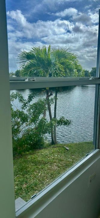 For Sale: $115,000 (3 beds, 3 baths, 1420 Square Feet)