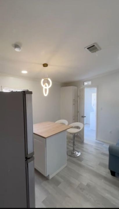 For Sale: $115,000 (3 beds, 3 baths, 1420 Square Feet)