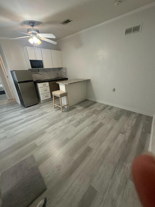 For Sale: $115,000 (3 beds, 3 baths, 1420 Square Feet)