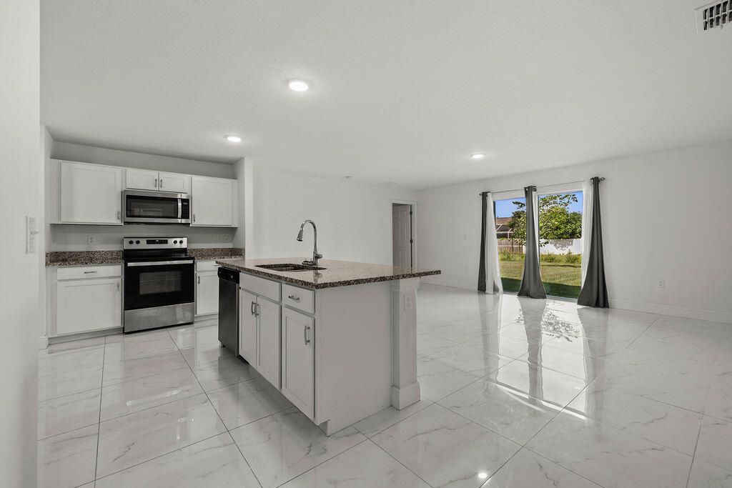 Active With Contract: $2,895 (4 beds, 2 baths, 1796 Square Feet)