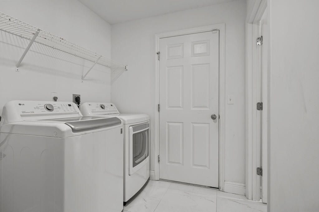 Active With Contract: $2,895 (4 beds, 2 baths, 1796 Square Feet)