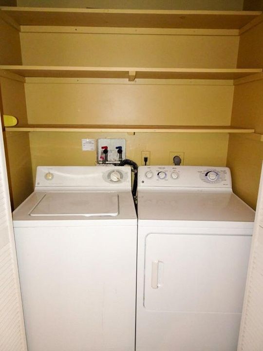 待售: $306,000 (2 贝兹, 2 浴室, 1240 平方英尺)