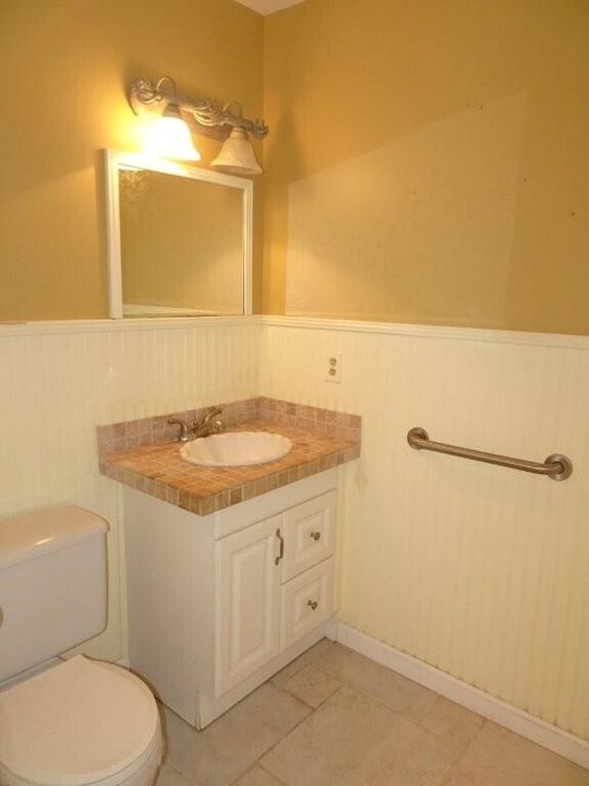 待售: $306,000 (2 贝兹, 2 浴室, 1240 平方英尺)